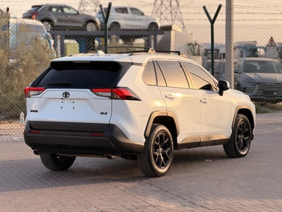 Toyota RAV4 XLE 2.5L / sunroof, leather seats/ full option 2023-12