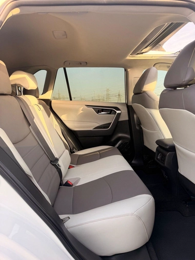 Toyota RAV4 XLE 2.5L / sunroof, leather seats/ full option 2023-15