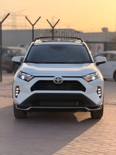 Toyota RAV4 XLE 2.5L / sunroof, leather seats/ full option 2023-1