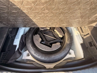Toyota RAV4 XLE 2.5L / sunroof, leather seats/ full option 2023-22