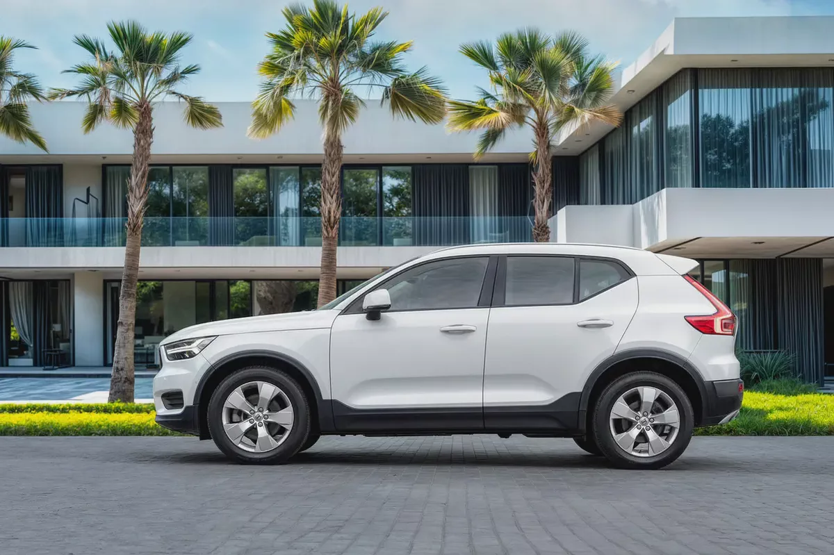 1,371 P.M |  XC40 | 0% Downpayment | WELL MAINTAINED | AGENCY HISTORY!-1-1