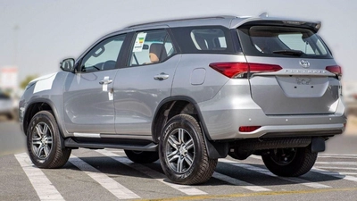 Toyota Fortuner Toyota Fortuner 2.7L V4 7SETER 4x4 MY 2024-6