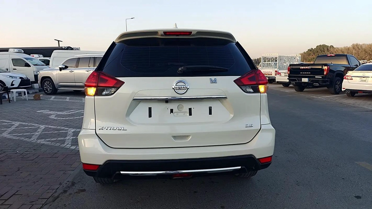 2023 Nissan X-Trail SV - GCC Specs - Like New!-5-5