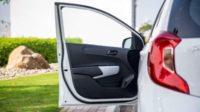 Kia Picanto LX 1.2P AT MY2023 – WHITE-10