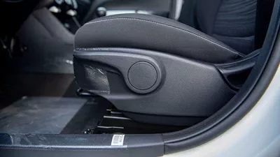 Kia Picanto LX 1.2P AT MY2023 – WHITE-15