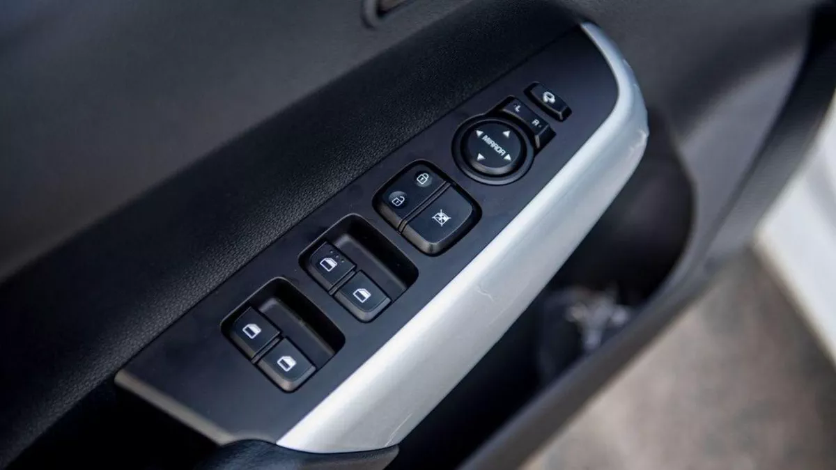 Kia Picanto LX 1.2P AT MY2023 – WHITE-14-0
