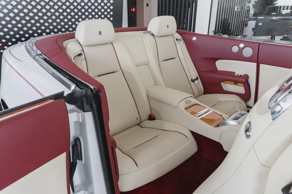 Rolls-Royce Dawn  | Fully Loaded | GCC Specs | Mint Condition | WARRANTY THROUGH PITSTOP 360 AGMC-12-12