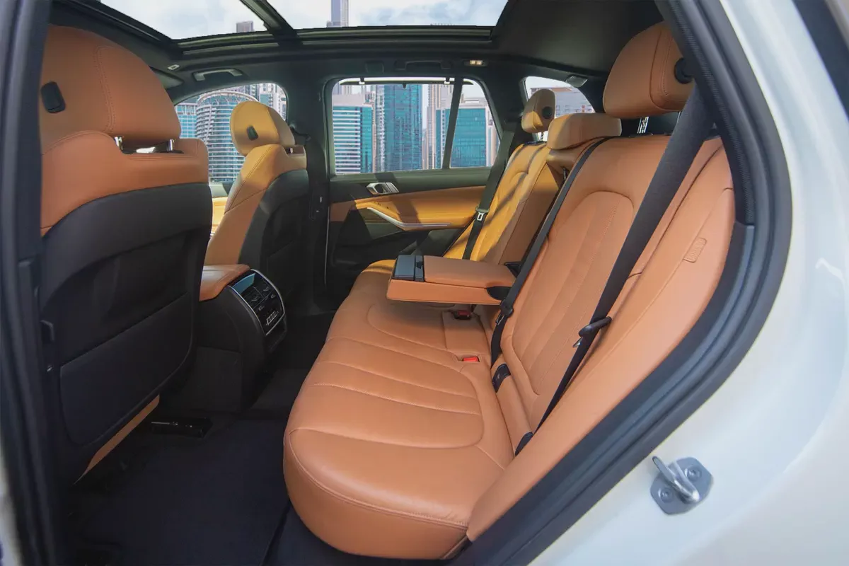 3,640P.M | 0% Down-Payment | BMW Warranty+Service | xDrive40i M-Sport-8-8