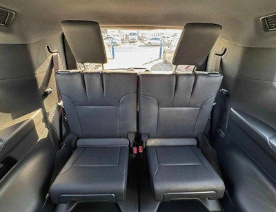 Toyota Land Cruiser GXR HIGH OPTION / 4.0L PETROL V6 / RADAR / REAR ENTERTAINMENT SCREENS-6