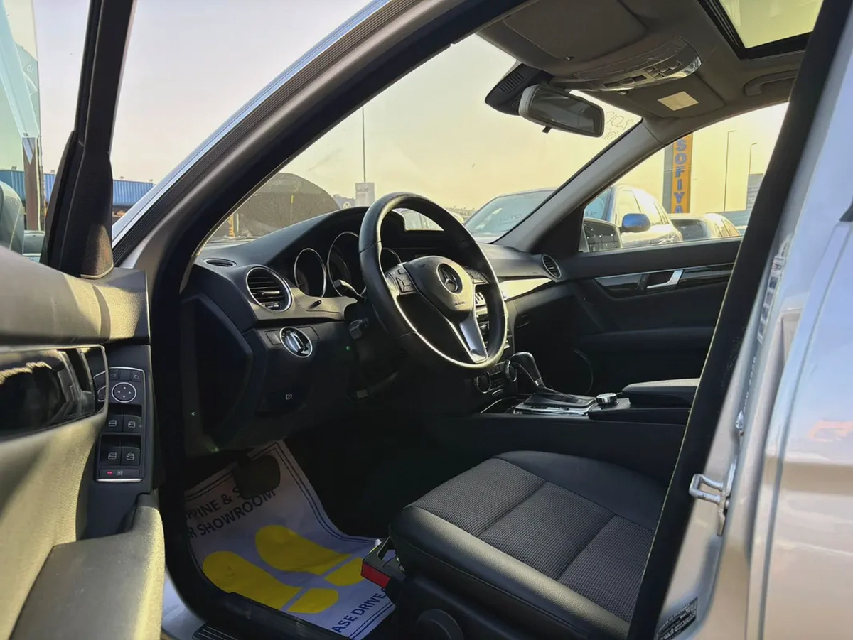 2012 Mercedes-Benz C-Class C200 GCC Specs - Excellent Condition-6-6