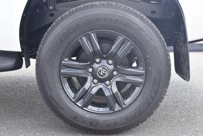 Toyota Hilux SGLX Toyota hilux 2.7L A/T petrol MY2025 for export only-8