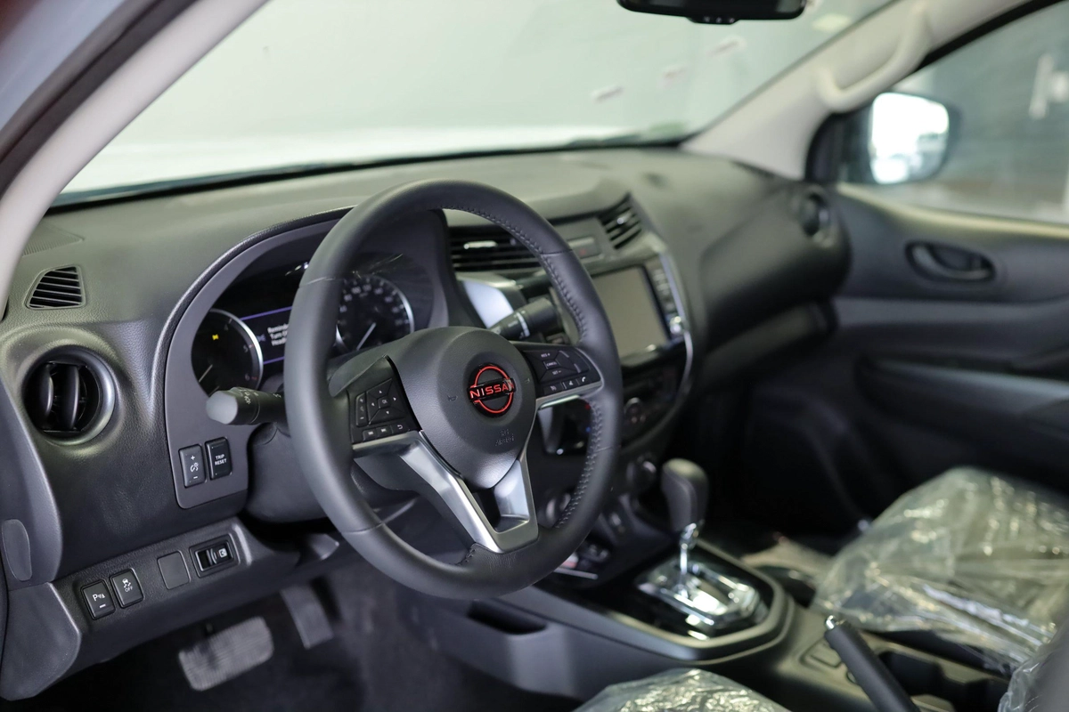NISSAN NAVARA 2.5 DIESEL PRO4X 4X4 AT 2025-14-14