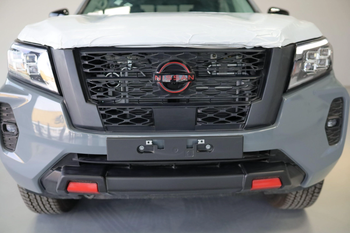 NISSAN NAVARA 2.5 DIESEL PRO4X 4X4 AT 2025-13-13