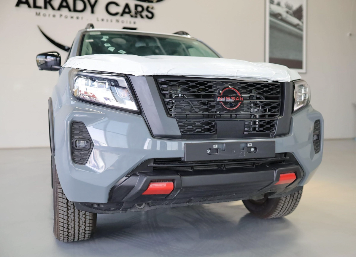 NISSAN NAVARA 2.5 DIESEL PRO4X 4X4 AT 2025-17-17