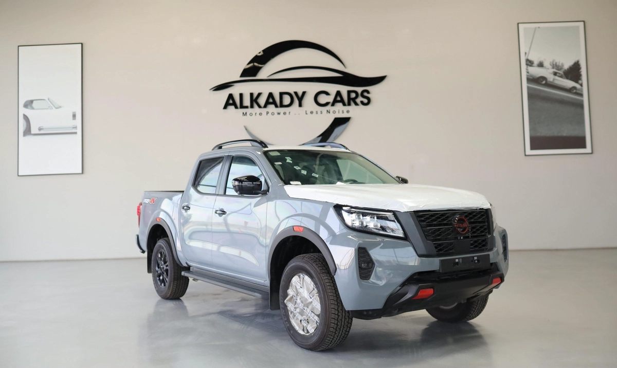 NISSAN NAVARA 2.5 DIESEL PRO4X 4X4 AT 2025-8-8