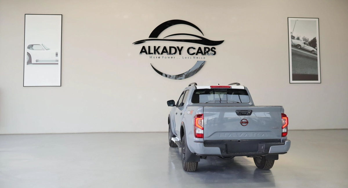 NISSAN NAVARA 2.5 DIESEL PRO4X 4X4 AT 2025-2-2