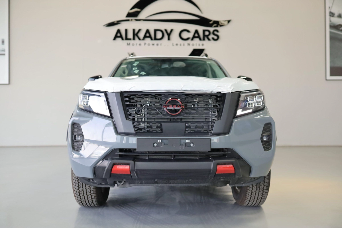 NISSAN NAVARA 2.5 DIESEL PRO4X 4X4 AT 2025-9-9