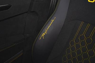 2023 URUS PERFORMANTE RIGHT HAND  | VERY LOW MILEAGE | 60TH ANNIVERSARY EDITION | AKRAPOVIC EXHAUST-14