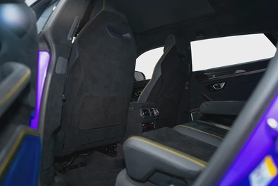 2023 URUS PERFORMANTE RIGHT HAND  | VERY LOW MILEAGE | 60TH ANNIVERSARY EDITION | AKRAPOVIC EXHAUST-15