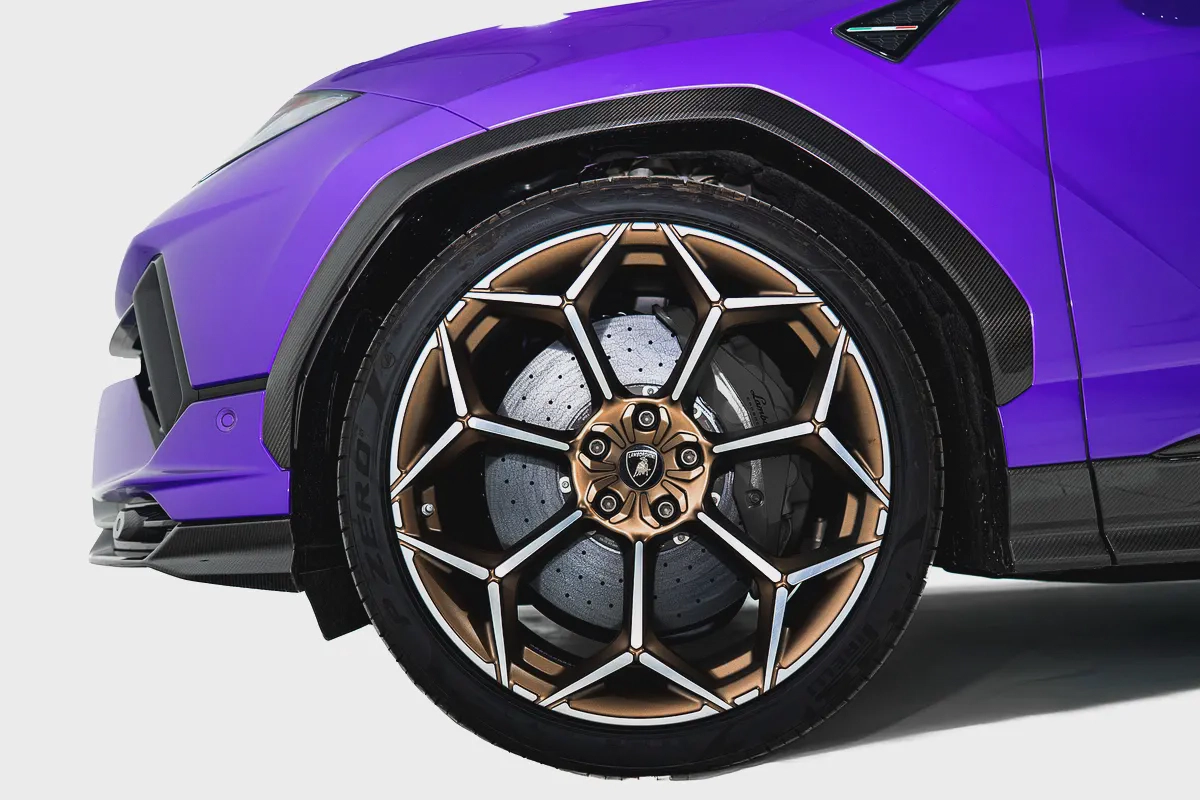 2023 URUS PERFORMANTE RIGHT HAND  | VERY LOW MILEAGE | 60TH ANNIVERSARY EDITION | AKRAPOVIC EXHAUST-5-5