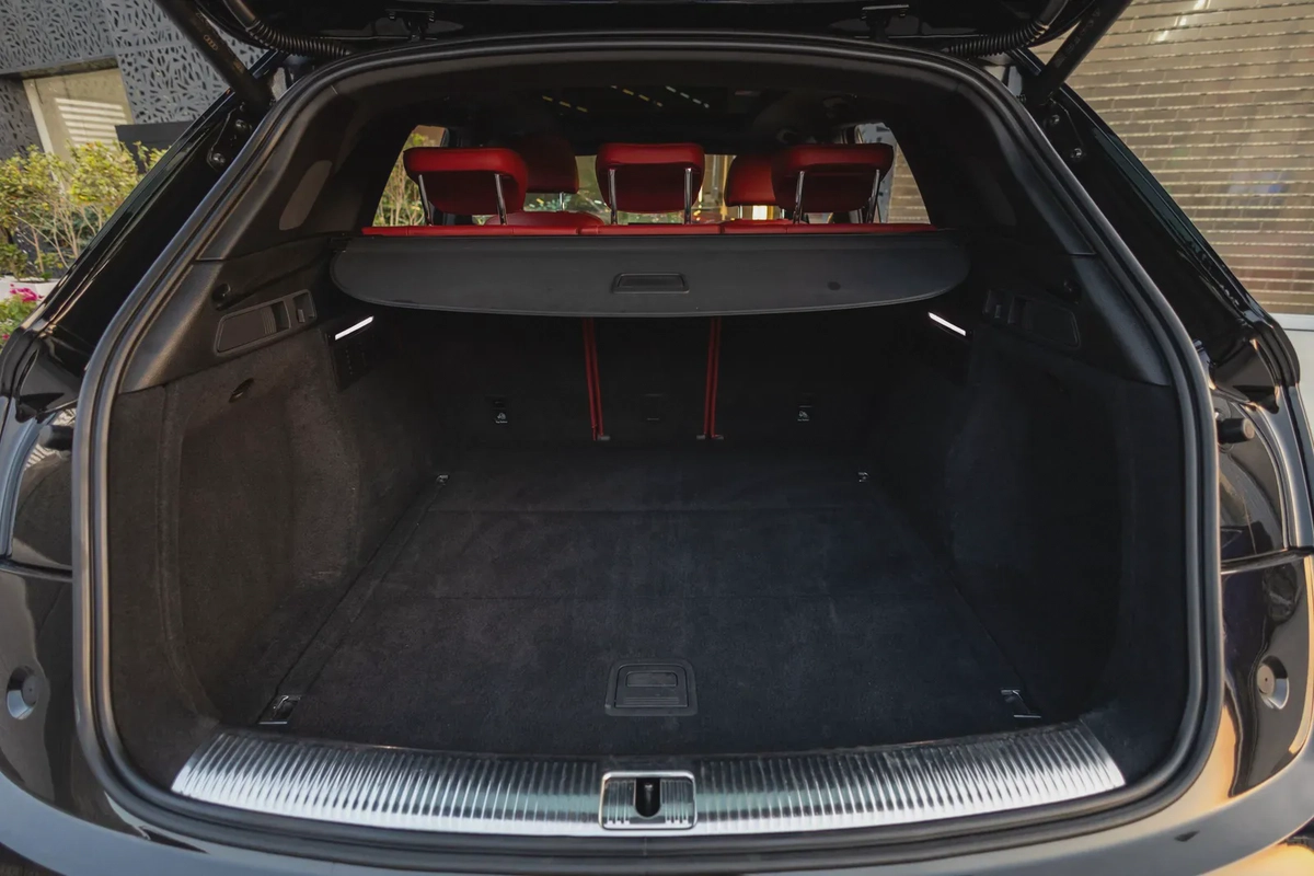 Audi SQ5 2023-7-7