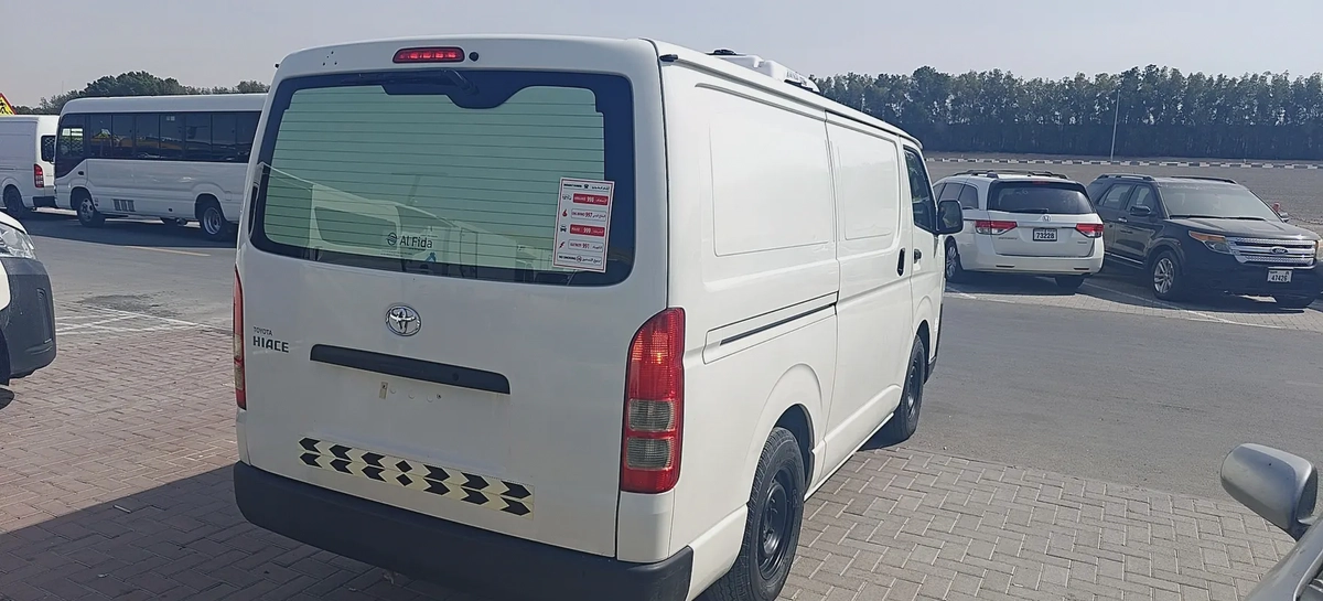 TOYOTA HIACE CHILLER VAN – GCC
 Model: 2021
️ Mileage: 112,000 KMS
️ Chiller Body (Perfect f-2-2