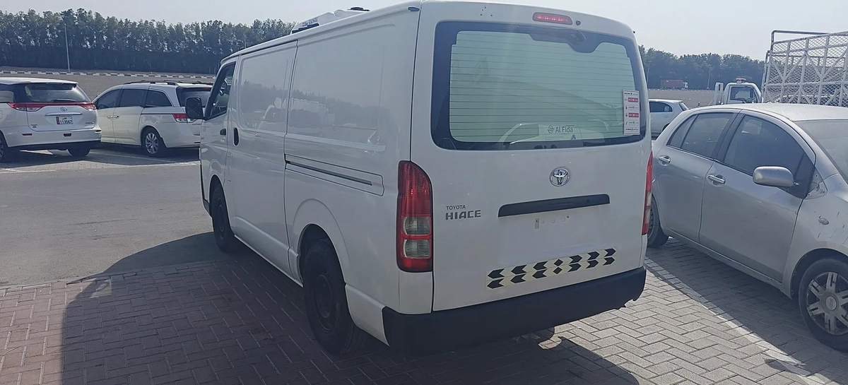TOYOTA HIACE CHILLER VAN – GCC
 Model: 2021
️ Mileage: 112,000 KMS
️ Chiller Body (Perfect f-7-7
