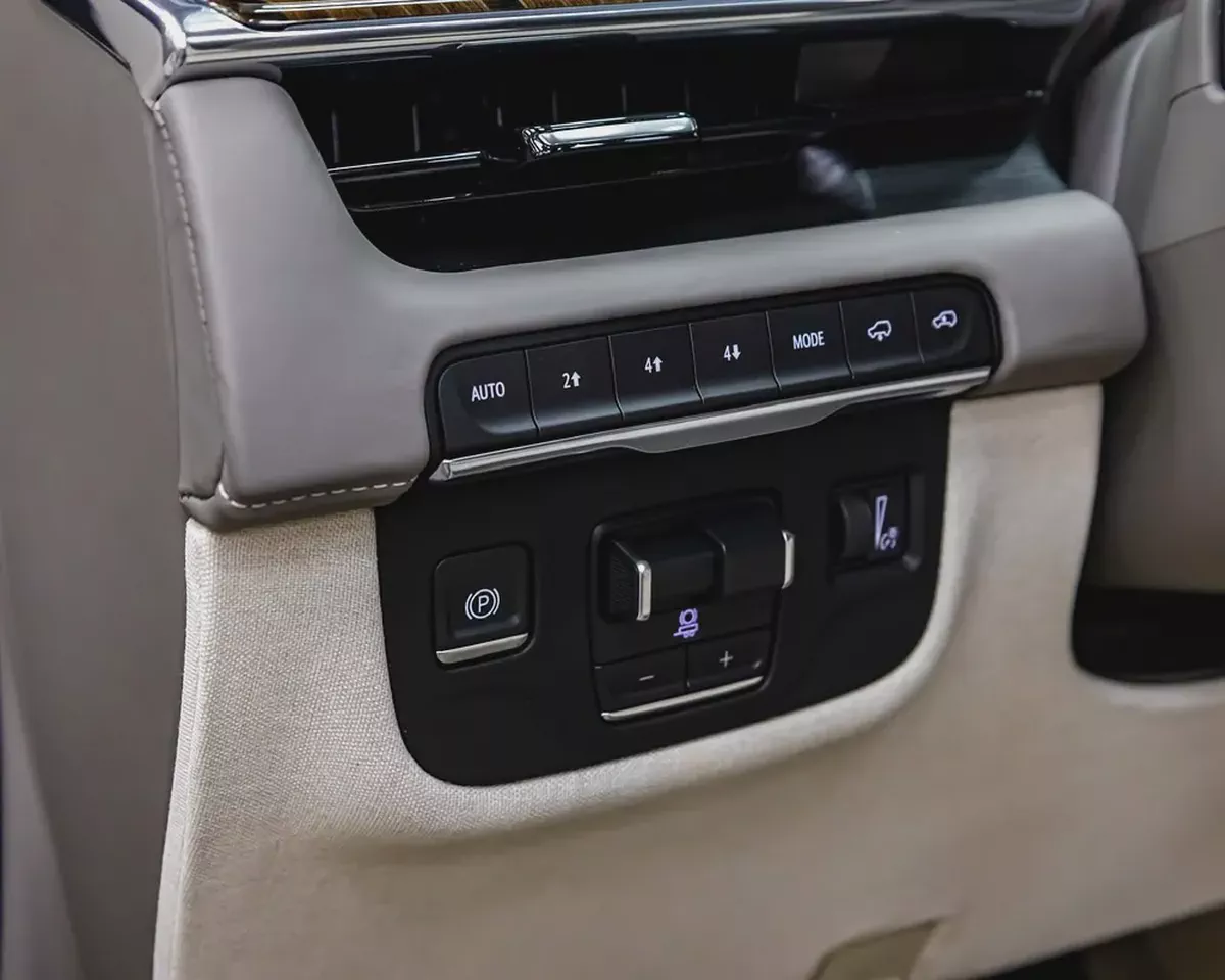 CADILLAC ESCALADE SPORT PLATINUM - 2022 - GCC - AL GHANDI WARRANTY AND SERVICE CONTRACT-11-11