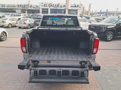 GMC Sierra Elevation | GCC Specs Accident Free Under Warranty Very Well Maintained-7