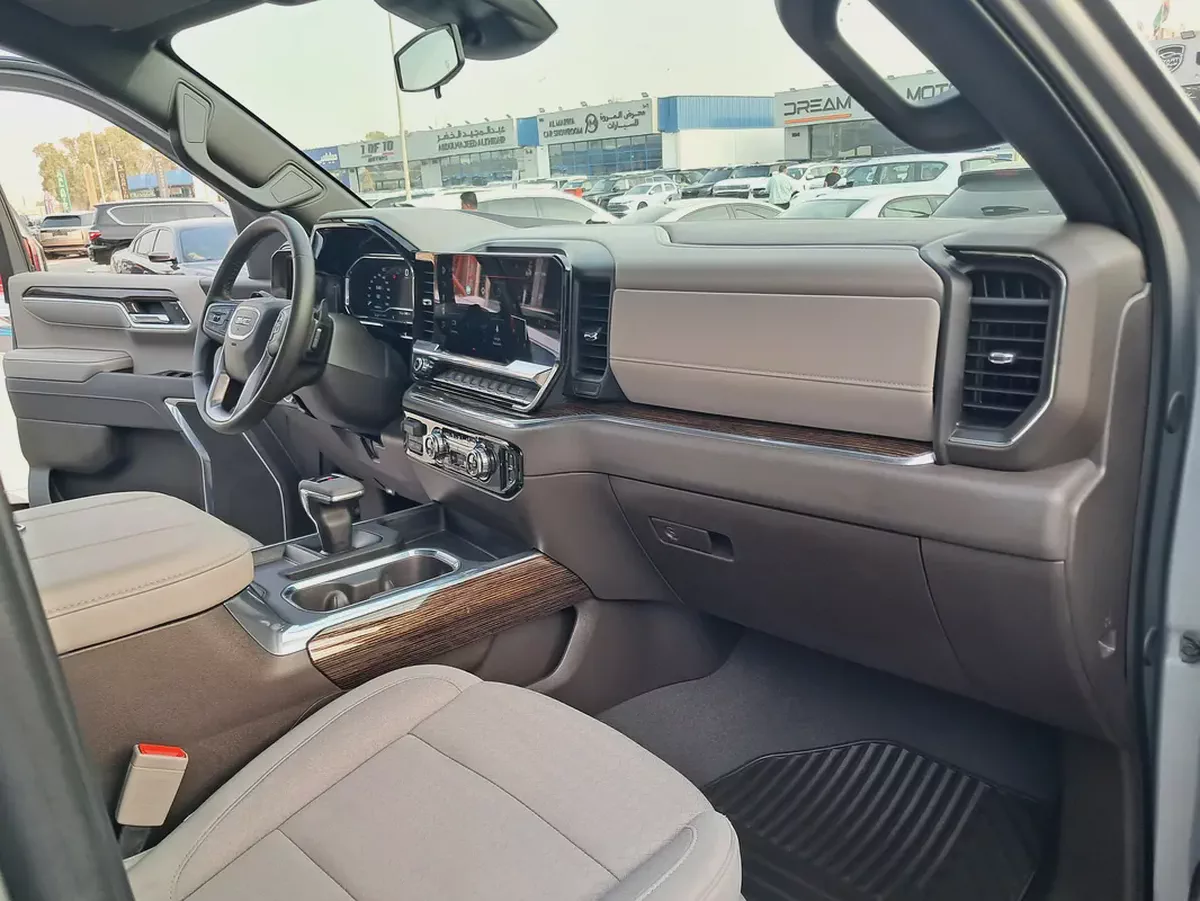 GMC Sierra Elevation | GCC Specs Accident Free Under Warranty Very Well Maintained-19-19
