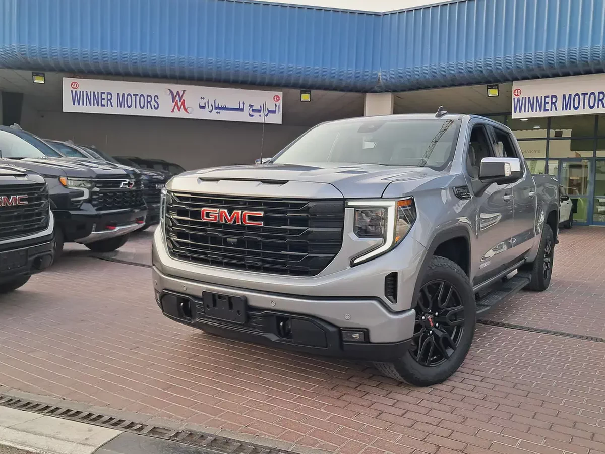 GMC Sierra Elevation | GCC Specs Accident Free Under Warranty Very Well Maintained-1-1