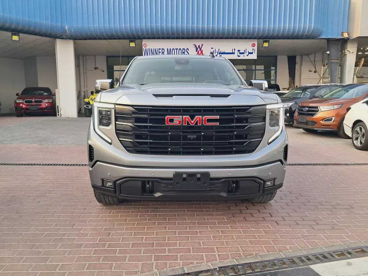 GMC Sierra Elevation | GCC Specs Accident Free Under Warranty Very Well Maintained-2-2