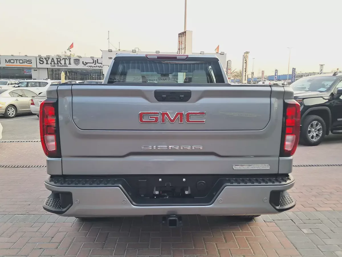 GMC Sierra Elevation | GCC Specs Accident Free Under Warranty Very Well Maintained-5-5