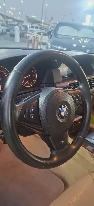 BMW 5-Series 523i 2010 | GCC Specs super clean car with M KIT-7