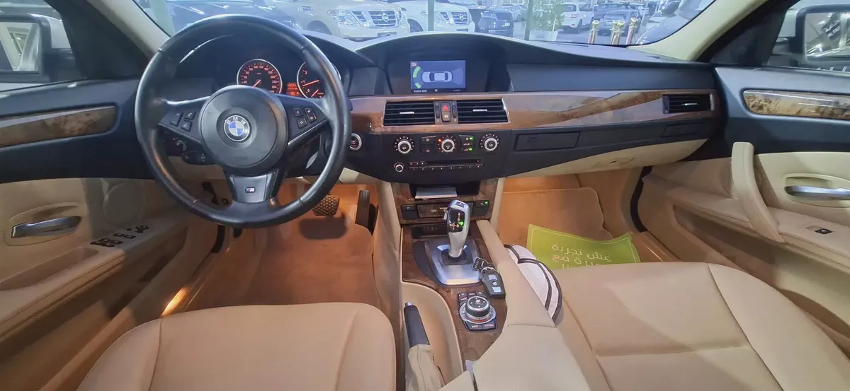 BMW 5-Series 523i 2010 | GCC Specs super clean car with M KIT-9-9