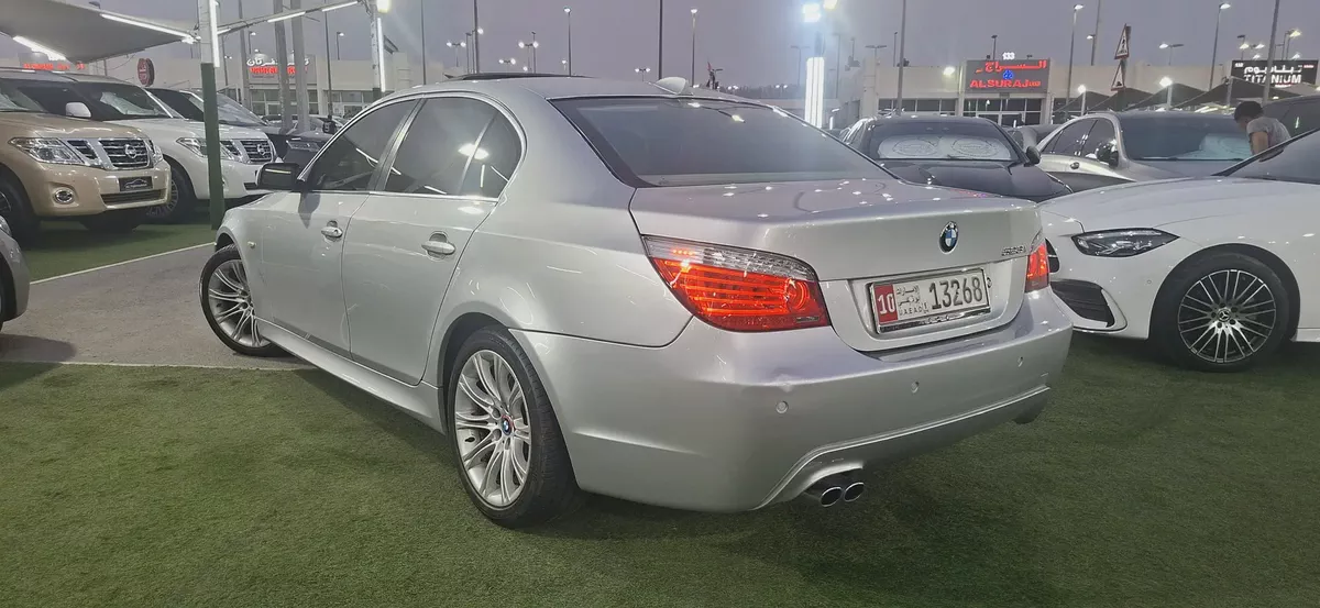 BMW 5-Series 523i 2010 | GCC Specs super clean car with M KIT-3-3