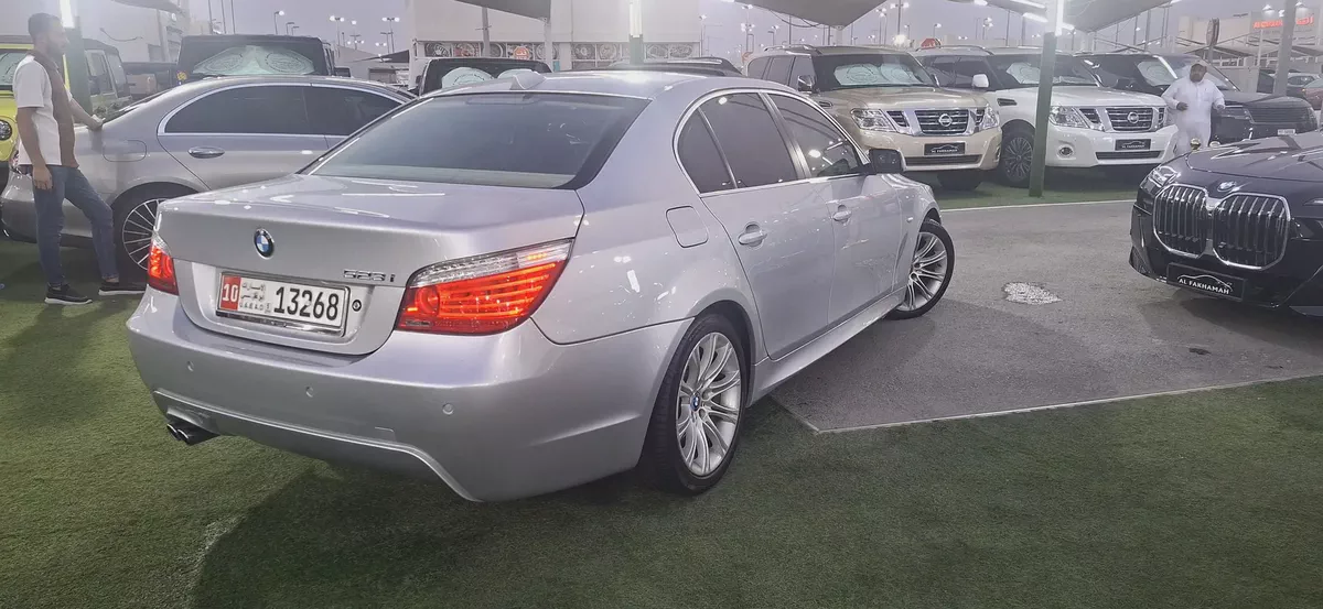 BMW 5-Series 523i 2010 | GCC Specs super clean car with M KIT-4-4