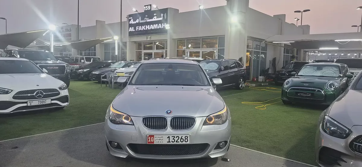BMW 5-Series 523i 2010 | GCC Specs super clean car with M KIT-6-6