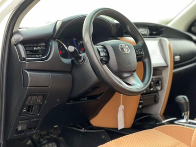 Toyota Fortuner 2019 Toyota Fortuner EXR 2.7L V4 -AWD 4x4 GCC - Rear CAM & Sensor - Cruise Control-10