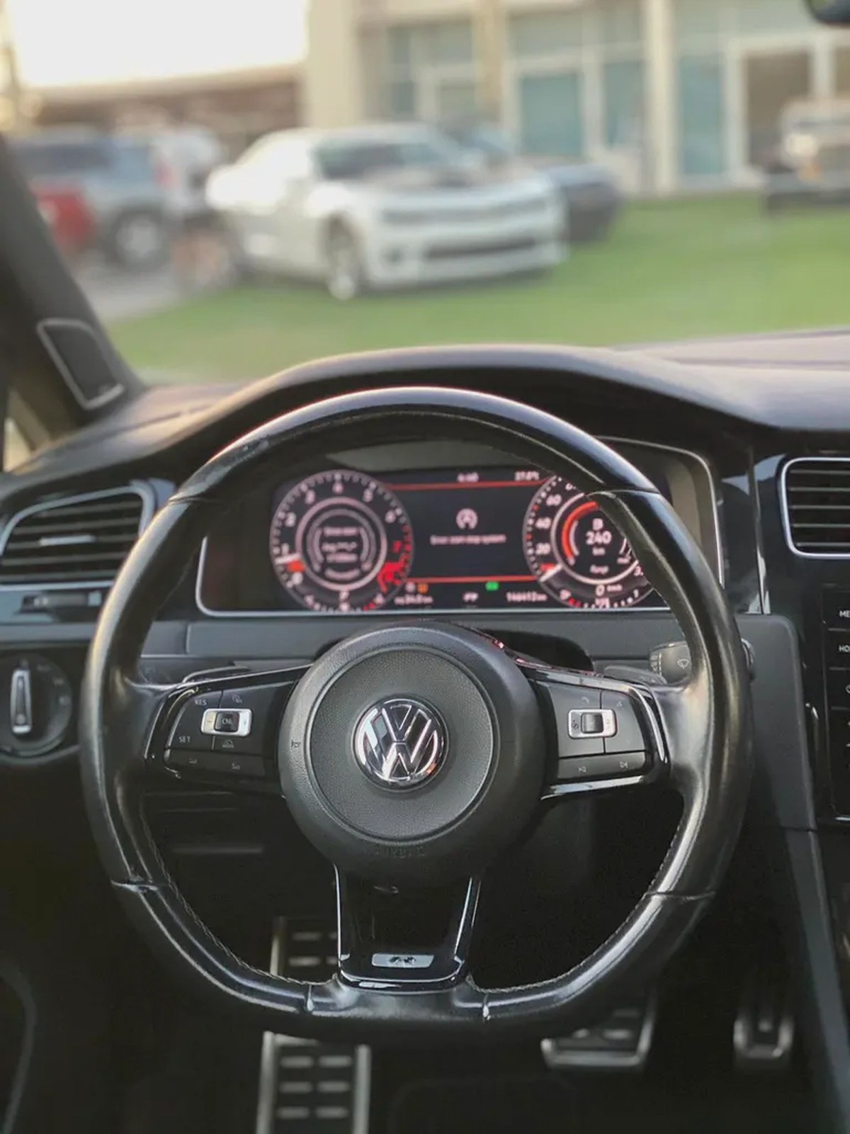 (2018)//GOLF-R//GCC//FULL OPTION//-10-10