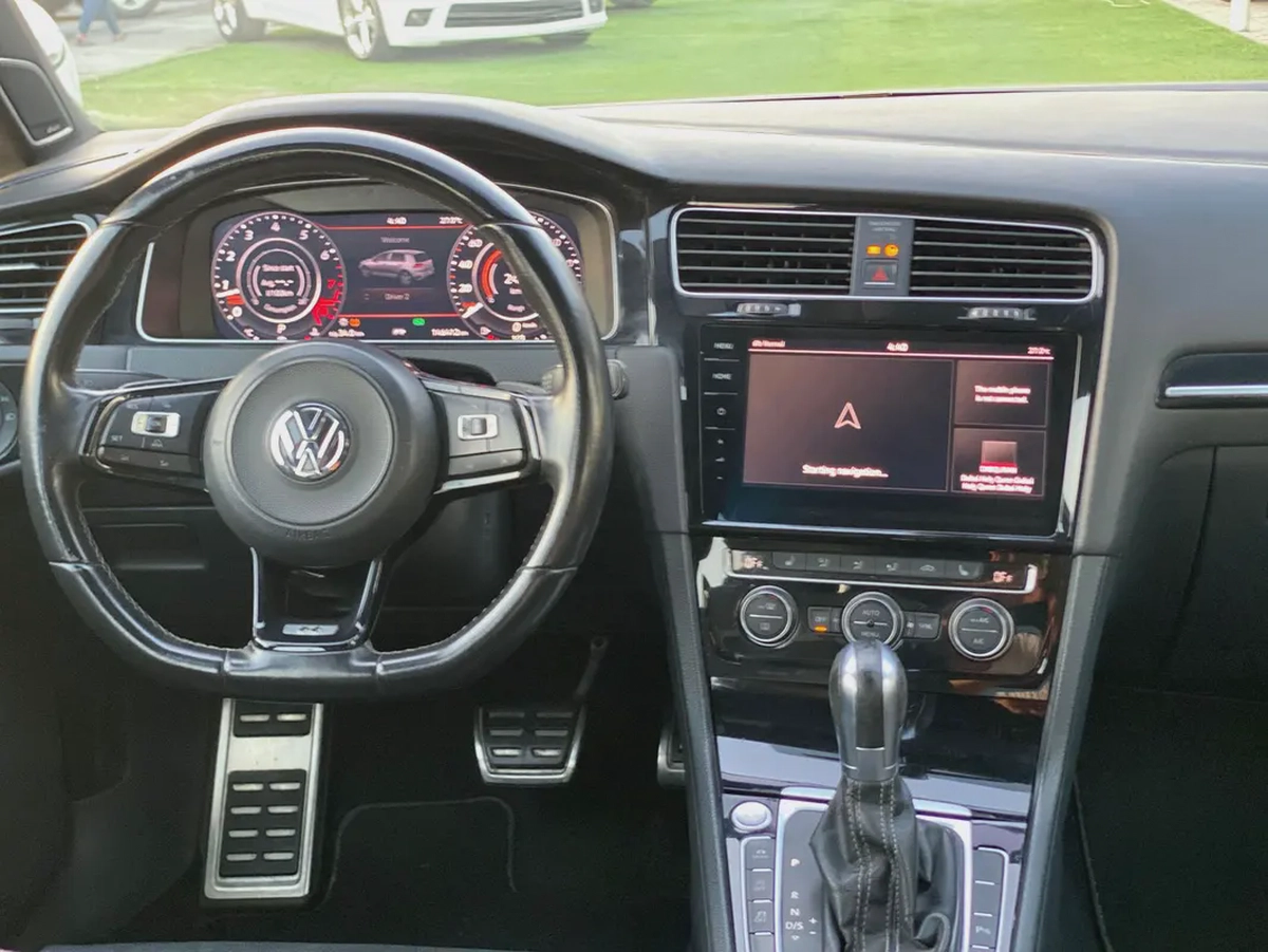 (2018)//GOLF-R//GCC//FULL OPTION//-11-11