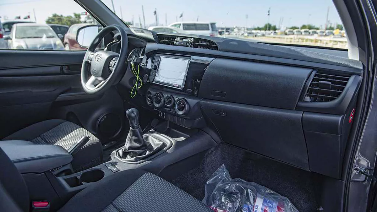 2026 Toyota Hilux-7-7