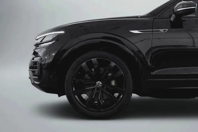 2023 Volkswagen Touareg R-Line - GCC Specs - Like New!-5