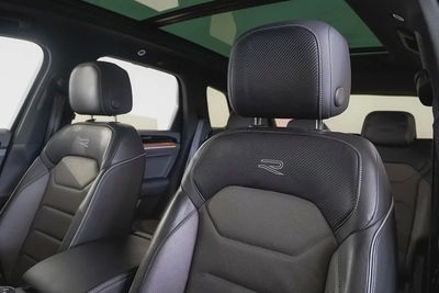 2023 Volkswagen Touareg R-Line - GCC Specs - Like New!-15