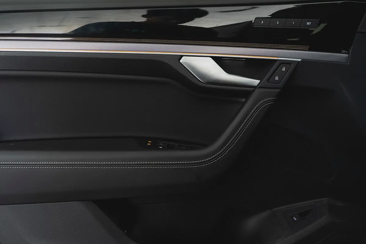 2023 Volkswagen Touareg R-Line - GCC Specs - Like New!-10-10