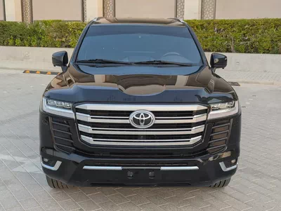 GCC  Toyota Land Cruiser 2019 VXR | 2026 Facelift | GCC Specs | 51,000 KM Excellent Condition-2