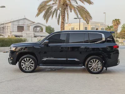 GCC  Toyota Land Cruiser 2019 VXR | 2026 Facelift | GCC Specs | 51,000 KM Excellent Condition-3