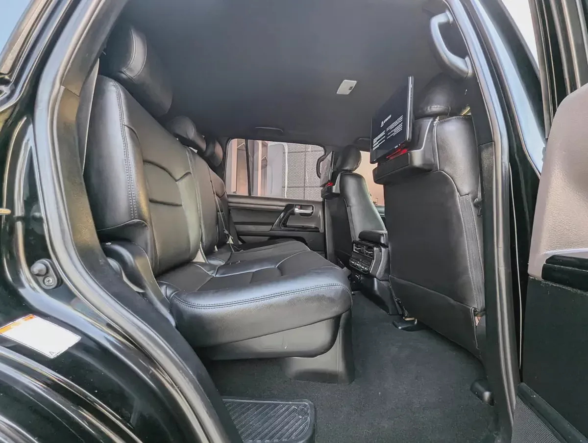 GCC  Toyota Land Cruiser 2019 VXR | 2026 Facelift | GCC Specs | 51,000 KM Excellent Condition-13-13