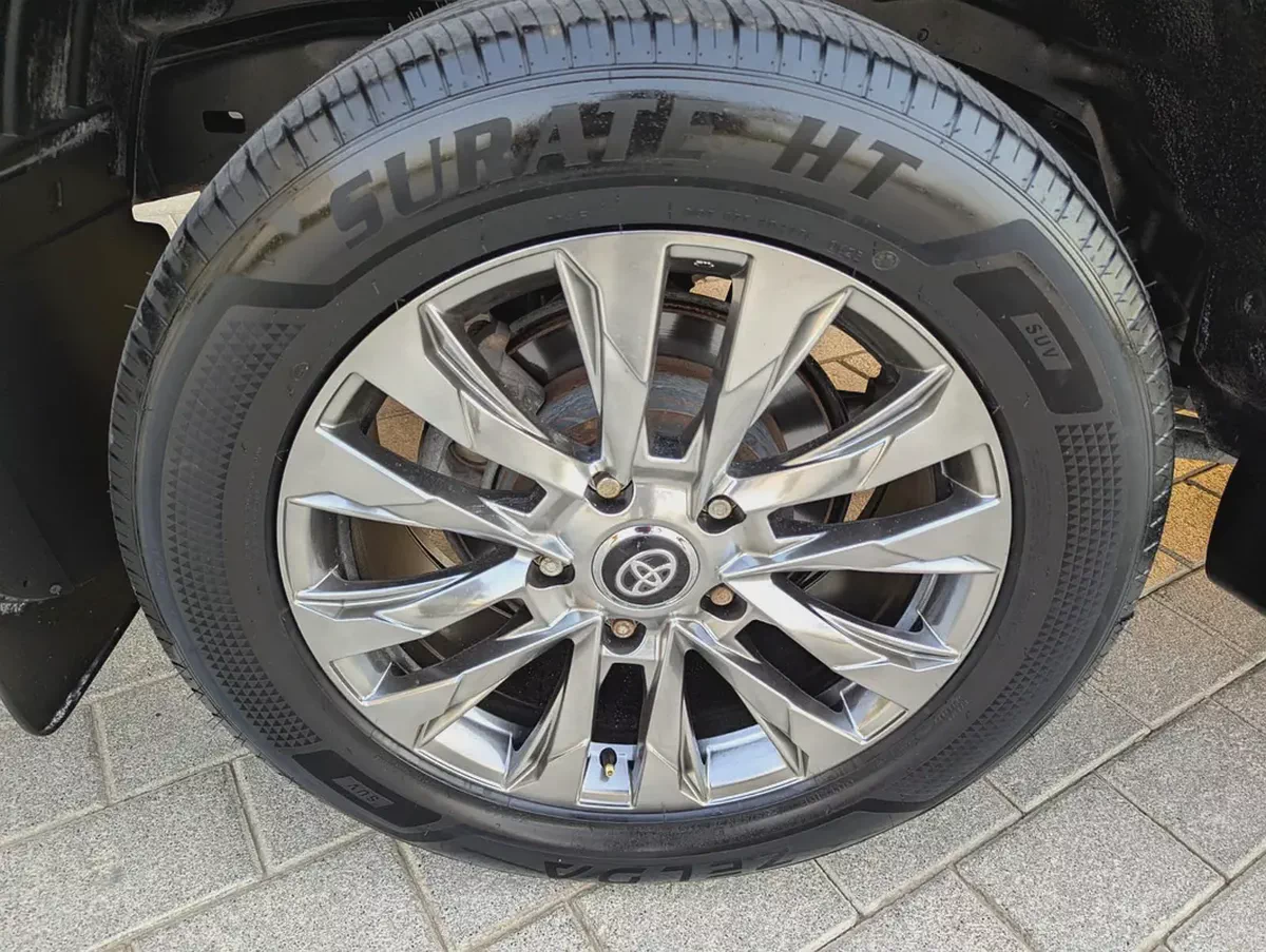 GCC  Toyota Land Cruiser 2019 VXR | 2026 Facelift | GCC Specs | 51,000 KM Excellent Condition-19-19