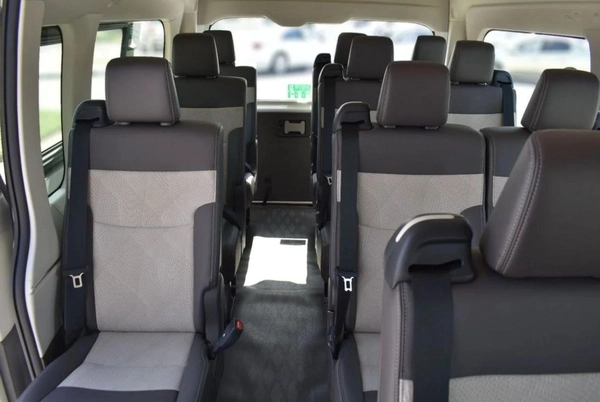 Toyota Hiace 3.5L 14 SETER